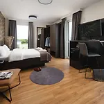 We 4*