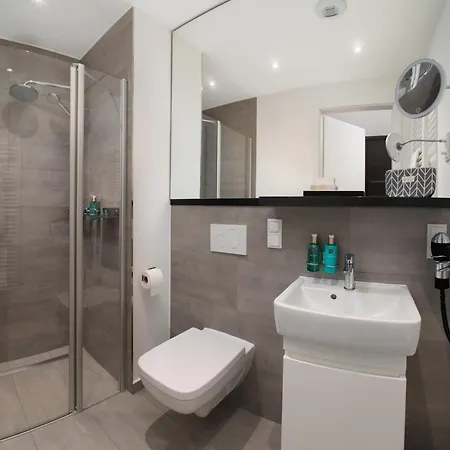 מלון We קארבן